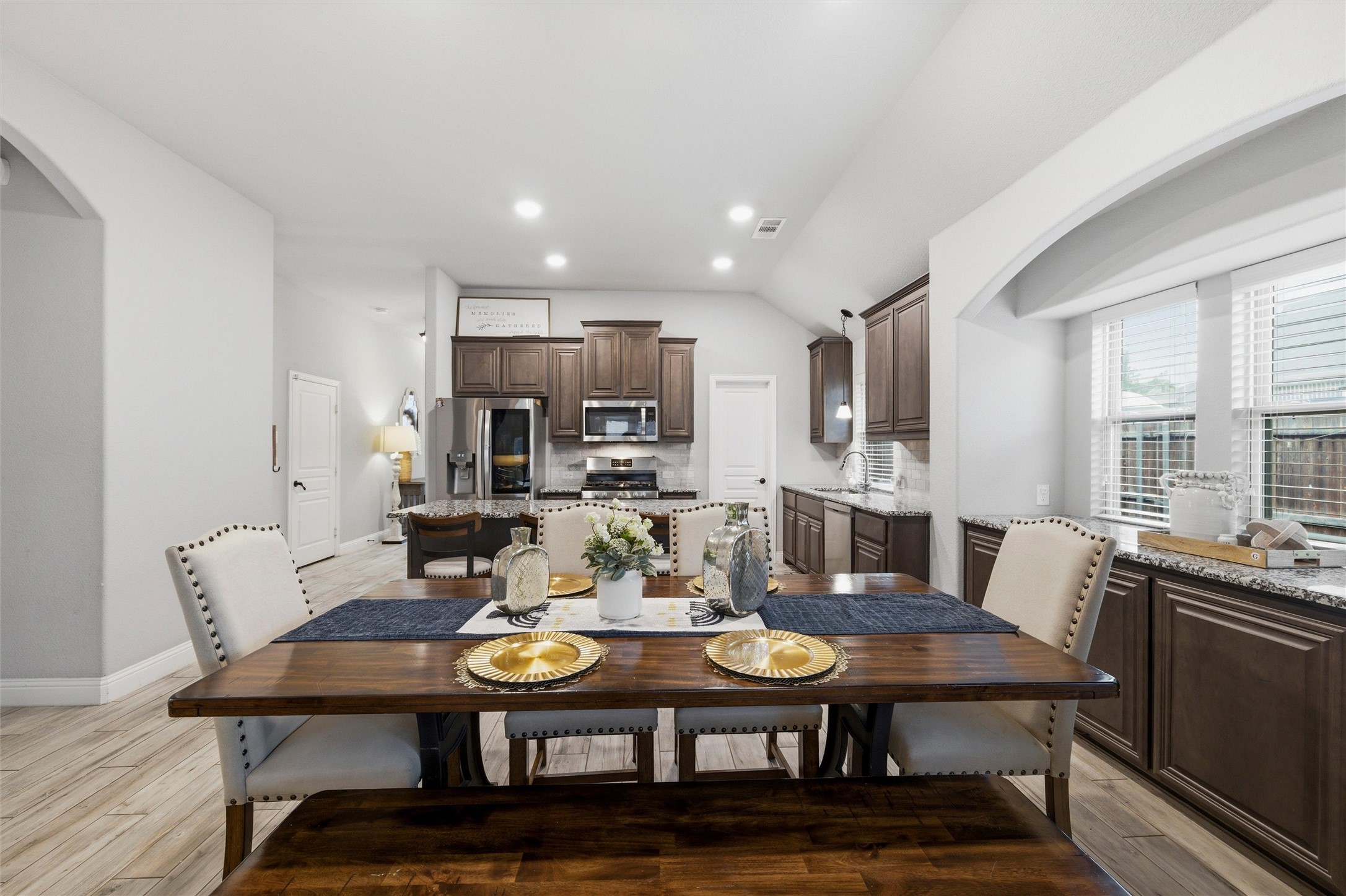 1128 Sutton Place Desoto TX 75115