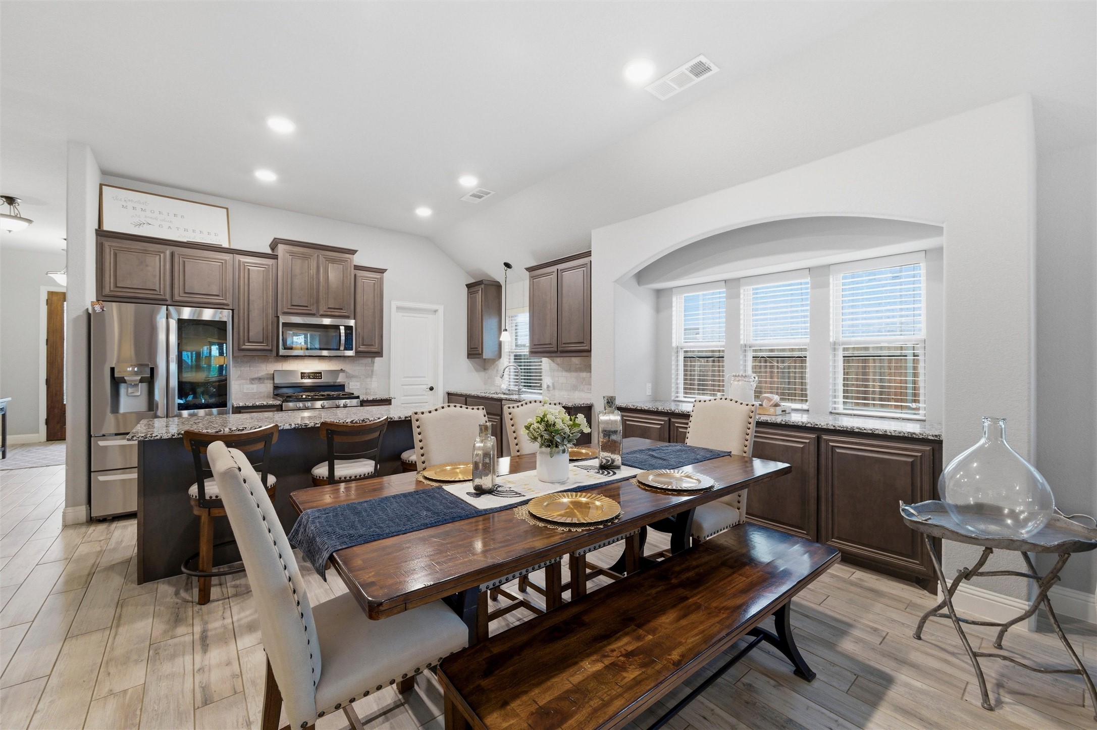 1128 Sutton Place Desoto TX 75115