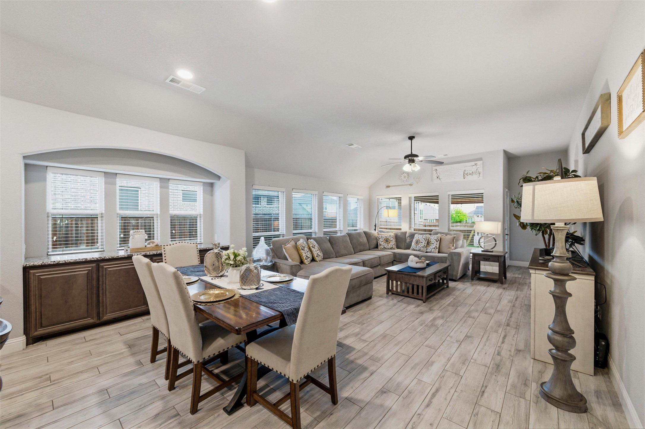 1128 Sutton Place Desoto TX 75115
