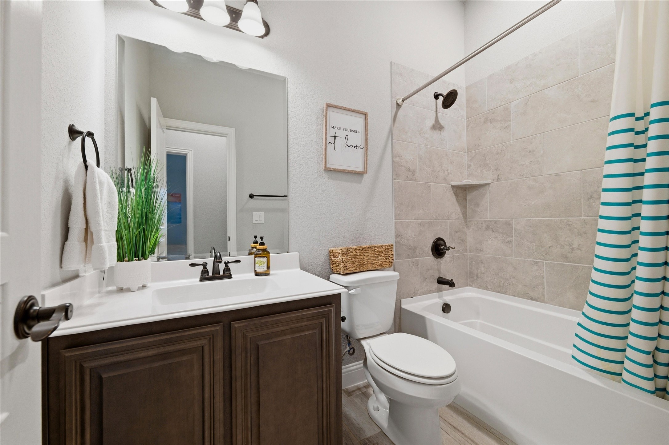 1128 Sutton Place Desoto TX 75115