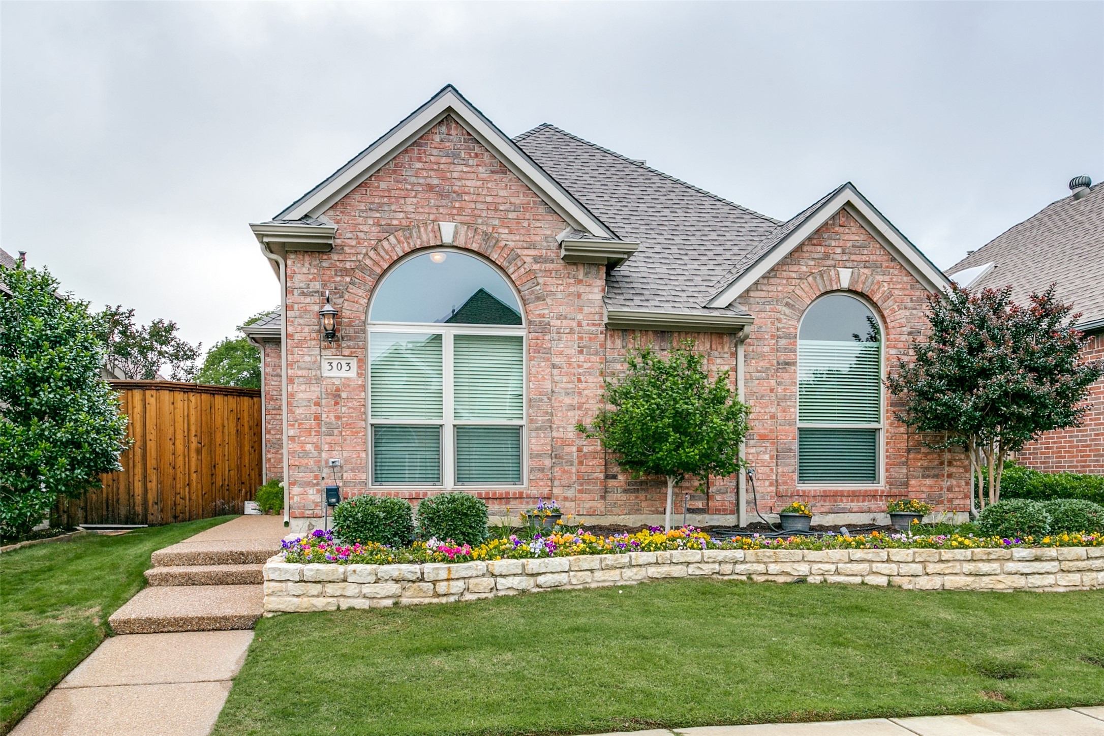 303 Old York Road Irving TX 75063