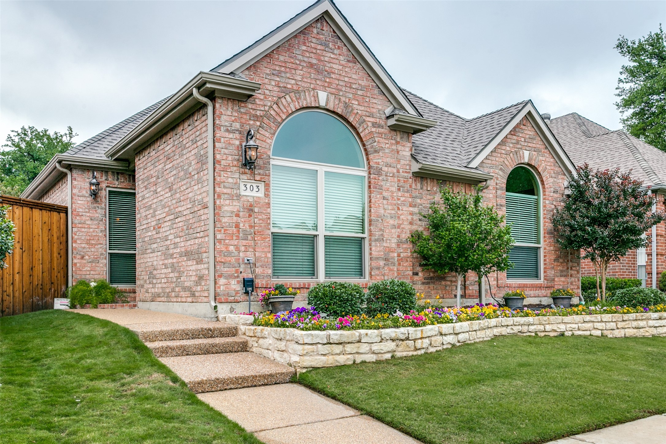 303 Old York Road Irving TX 75063