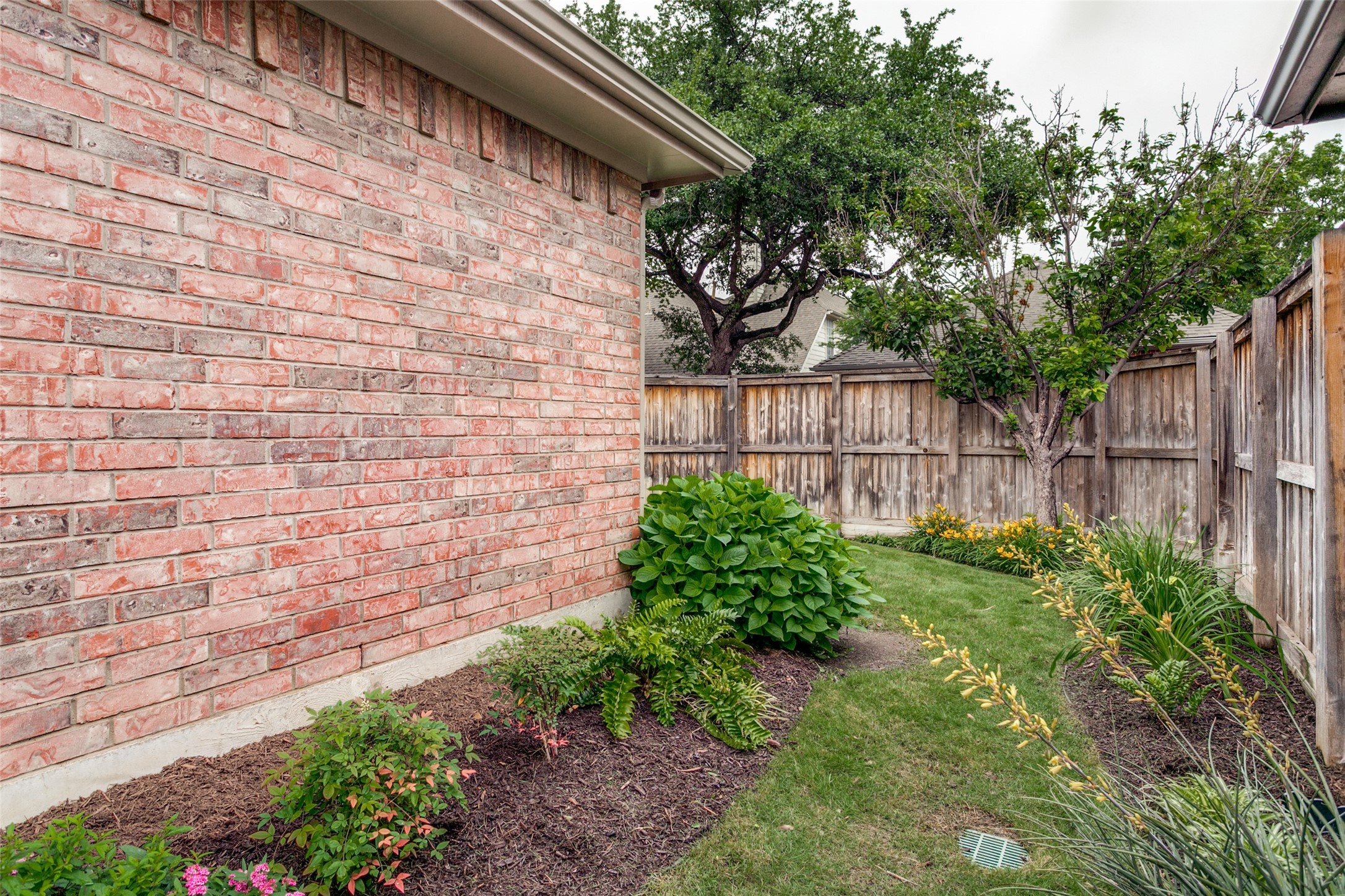 303 Old York Road Irving TX 75063