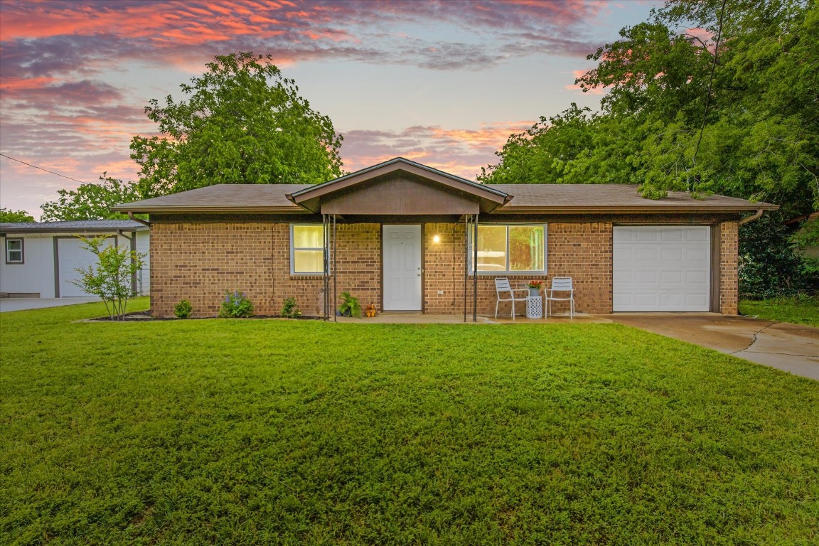 306 S Lancaster Street Granbury TX 76048