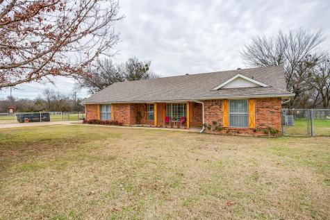201 Fox Lane Burleson TX 76028