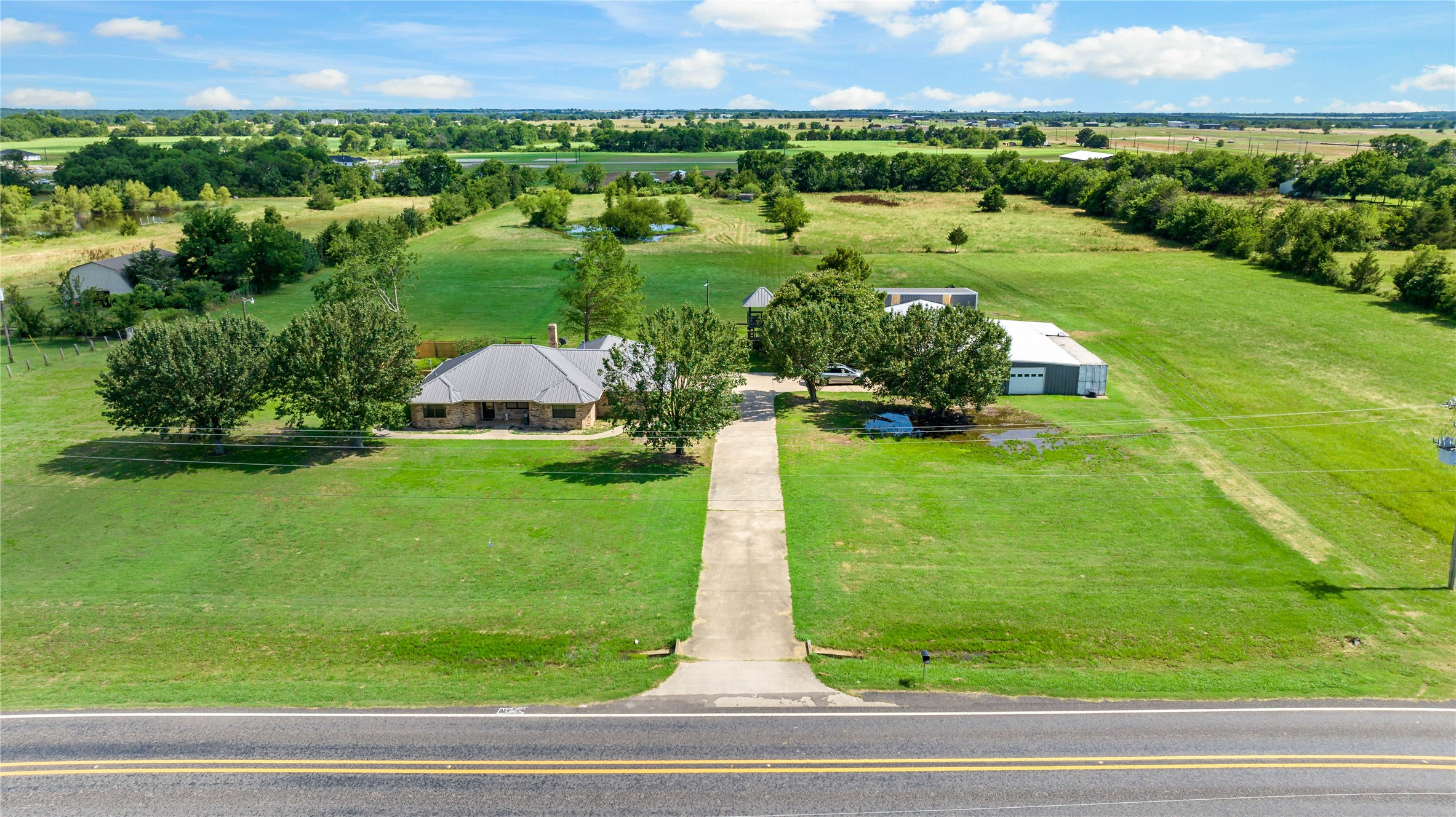 4395 Farm Road 2820 Sumner TX 75486