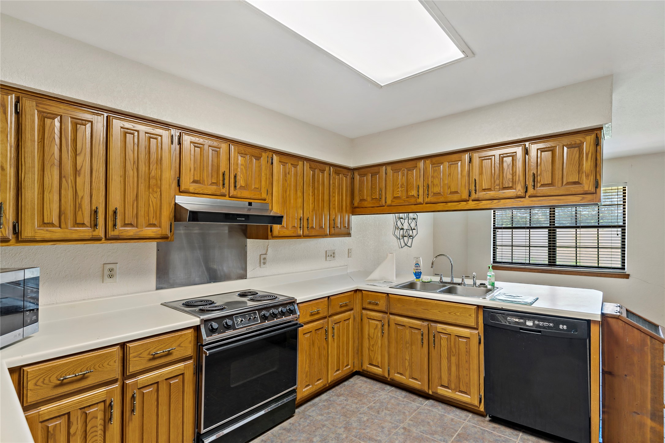 4395 Farm Road 2820 Sumner TX 75486