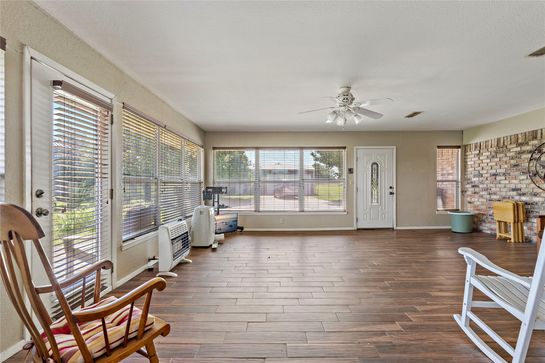 4395 Farm Road 2820 Sumner TX 75486