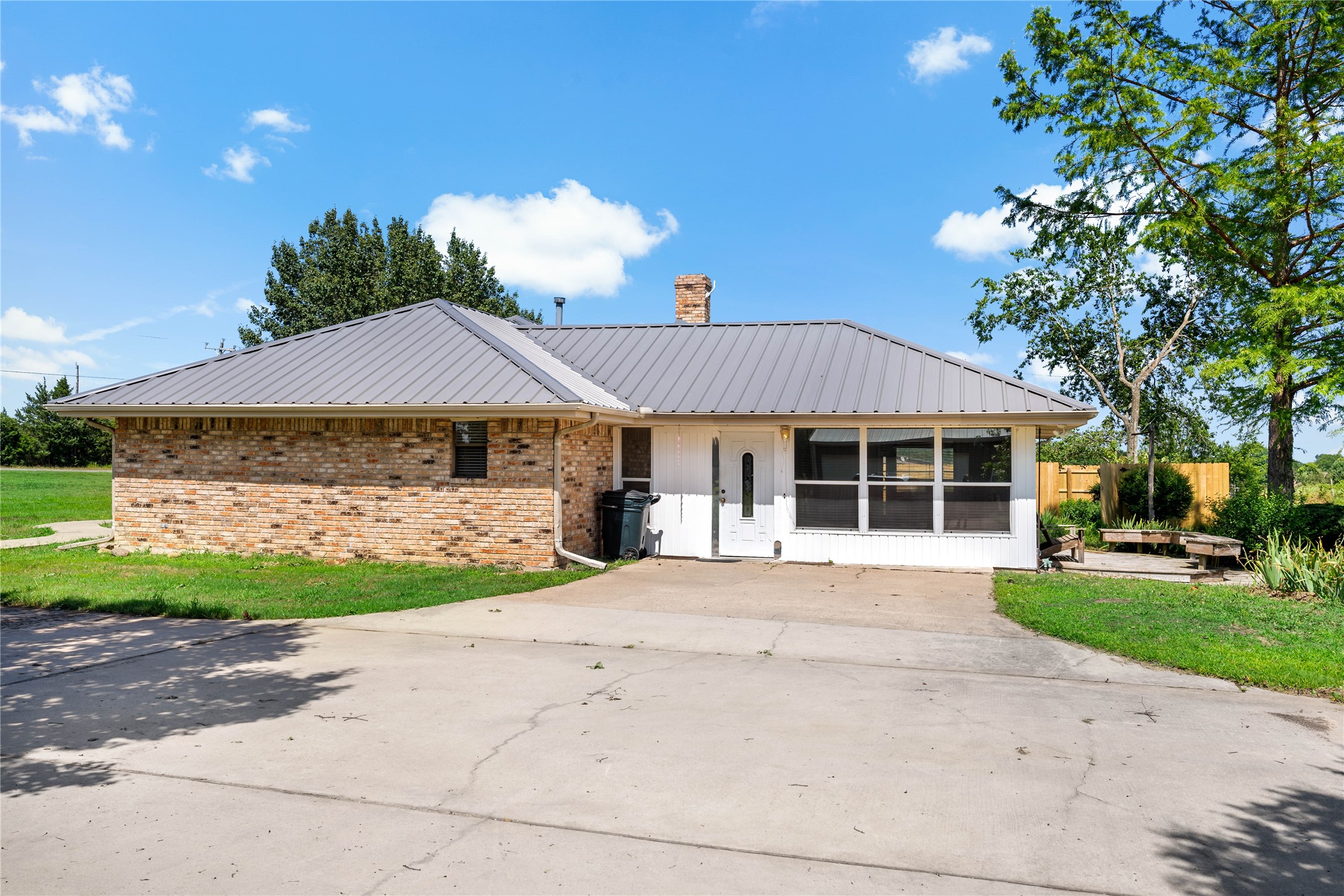 4395 Farm Road 2820 Sumner TX 75486