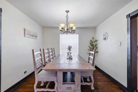 1015 N Howeth Street Gainesville TX 76240