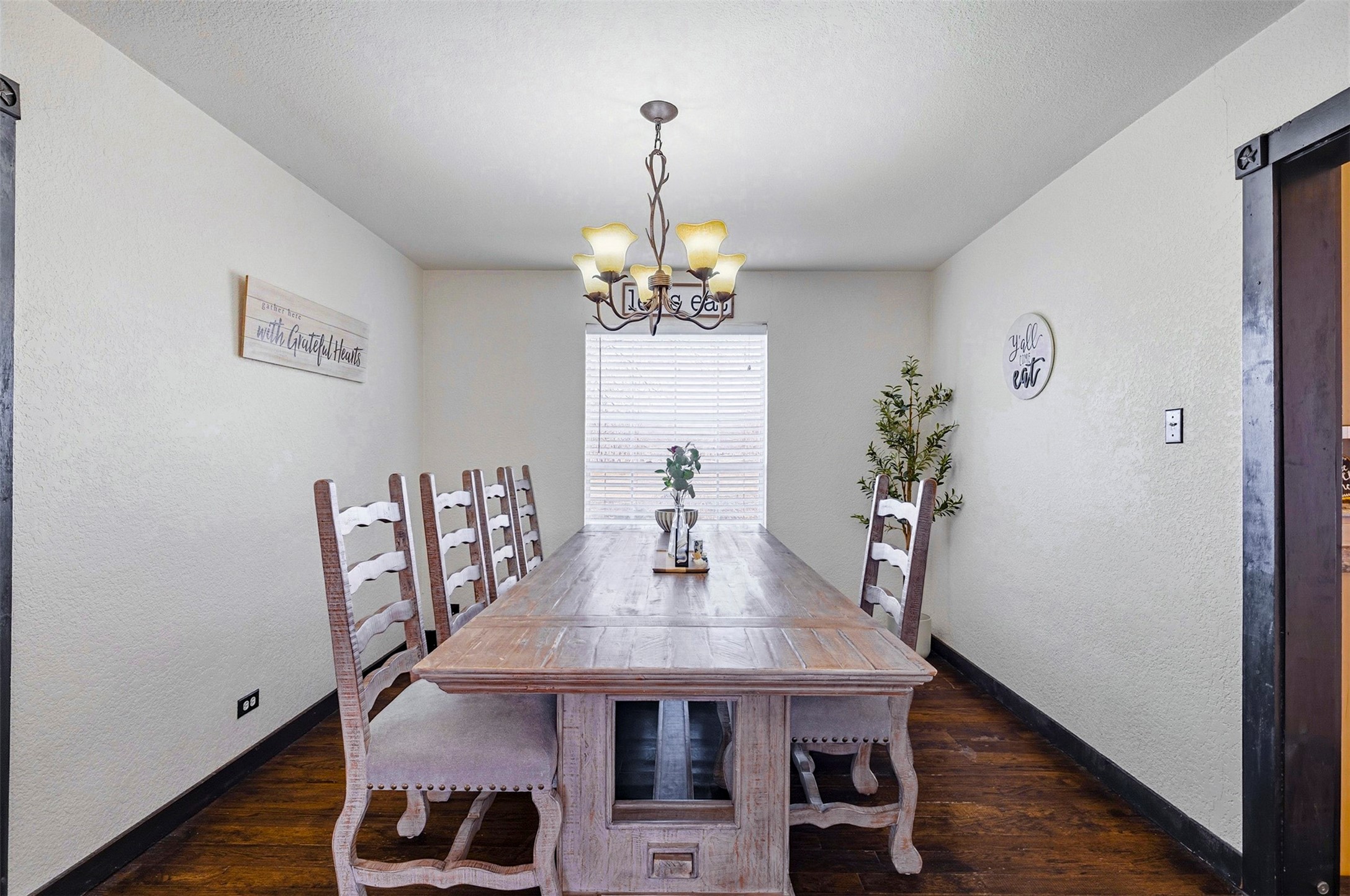 1015 N Howeth Street Gainesville TX 76240