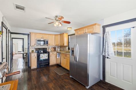 1015 N Howeth Street Gainesville TX 76240
