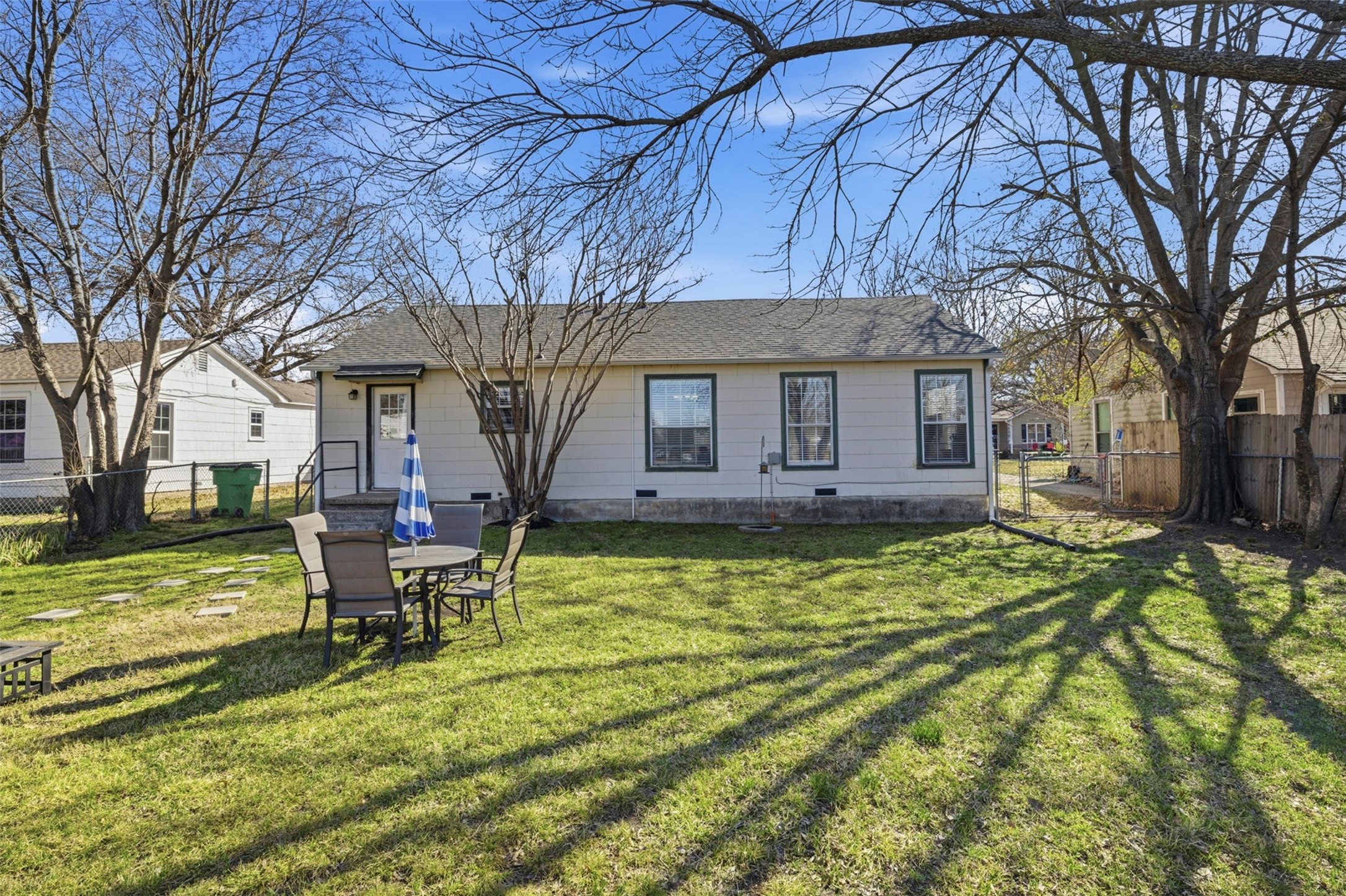 1015 N Howeth Street Gainesville TX 76240