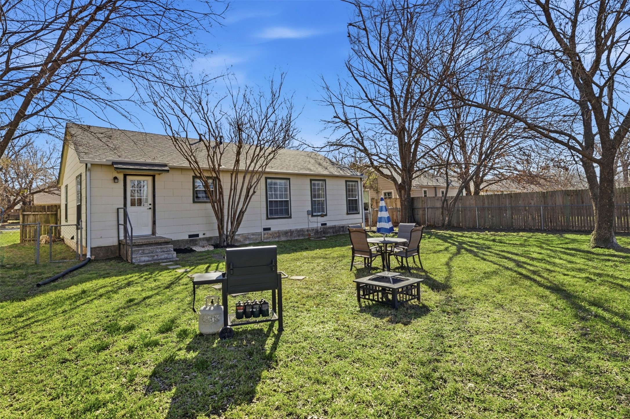 1015 N Howeth Street Gainesville TX 76240