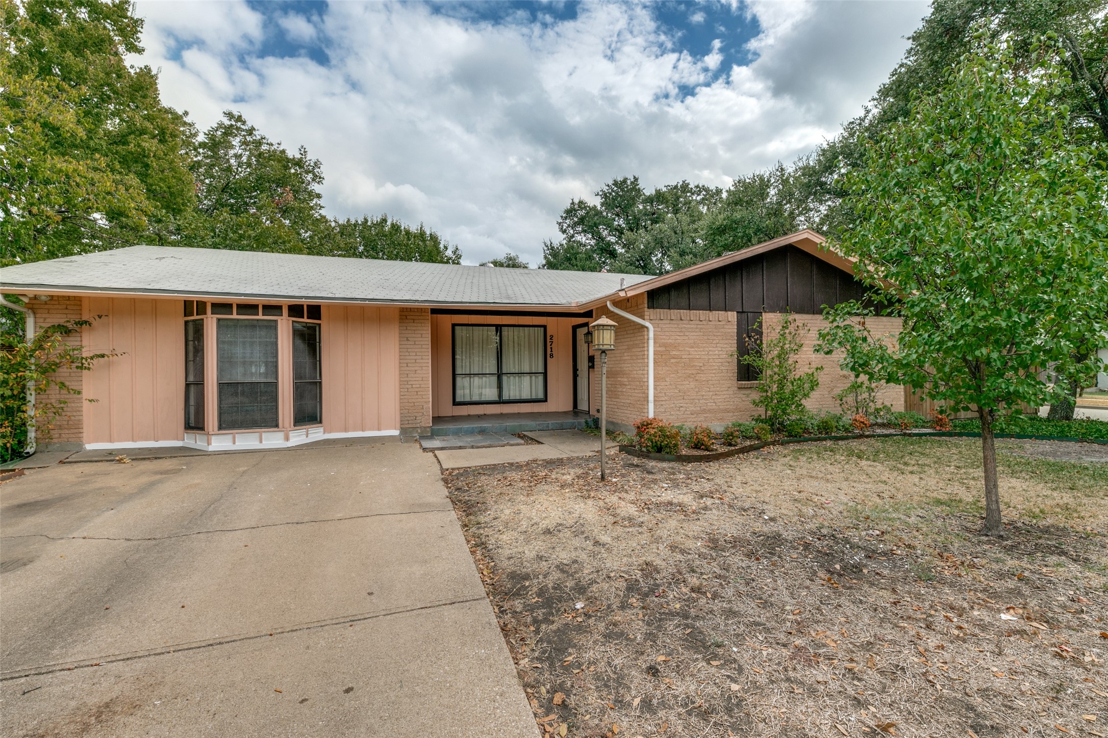 2718 Running Brook Lane Dallas TX 75228