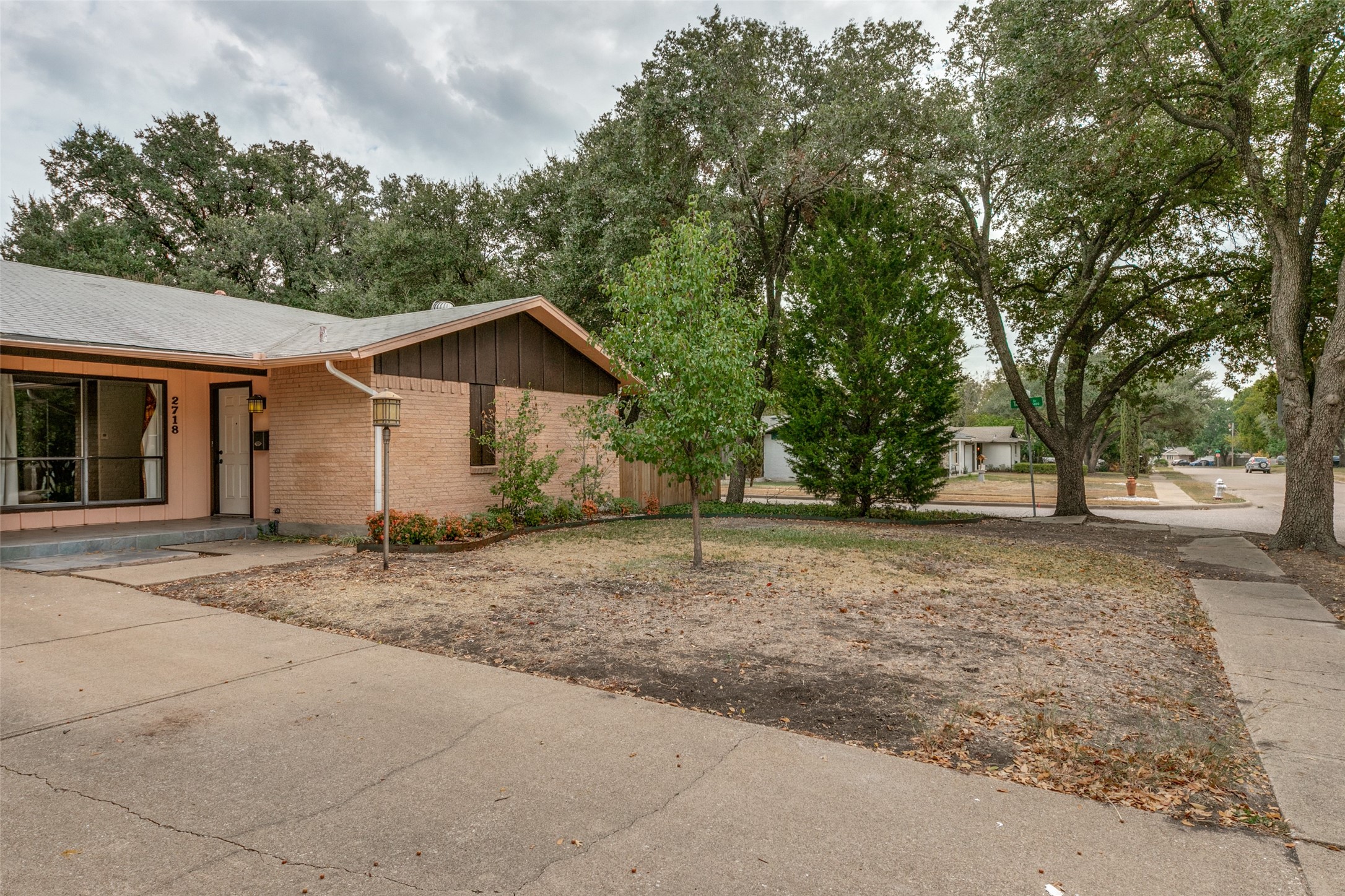 2718 Running Brook Lane Dallas TX 75228