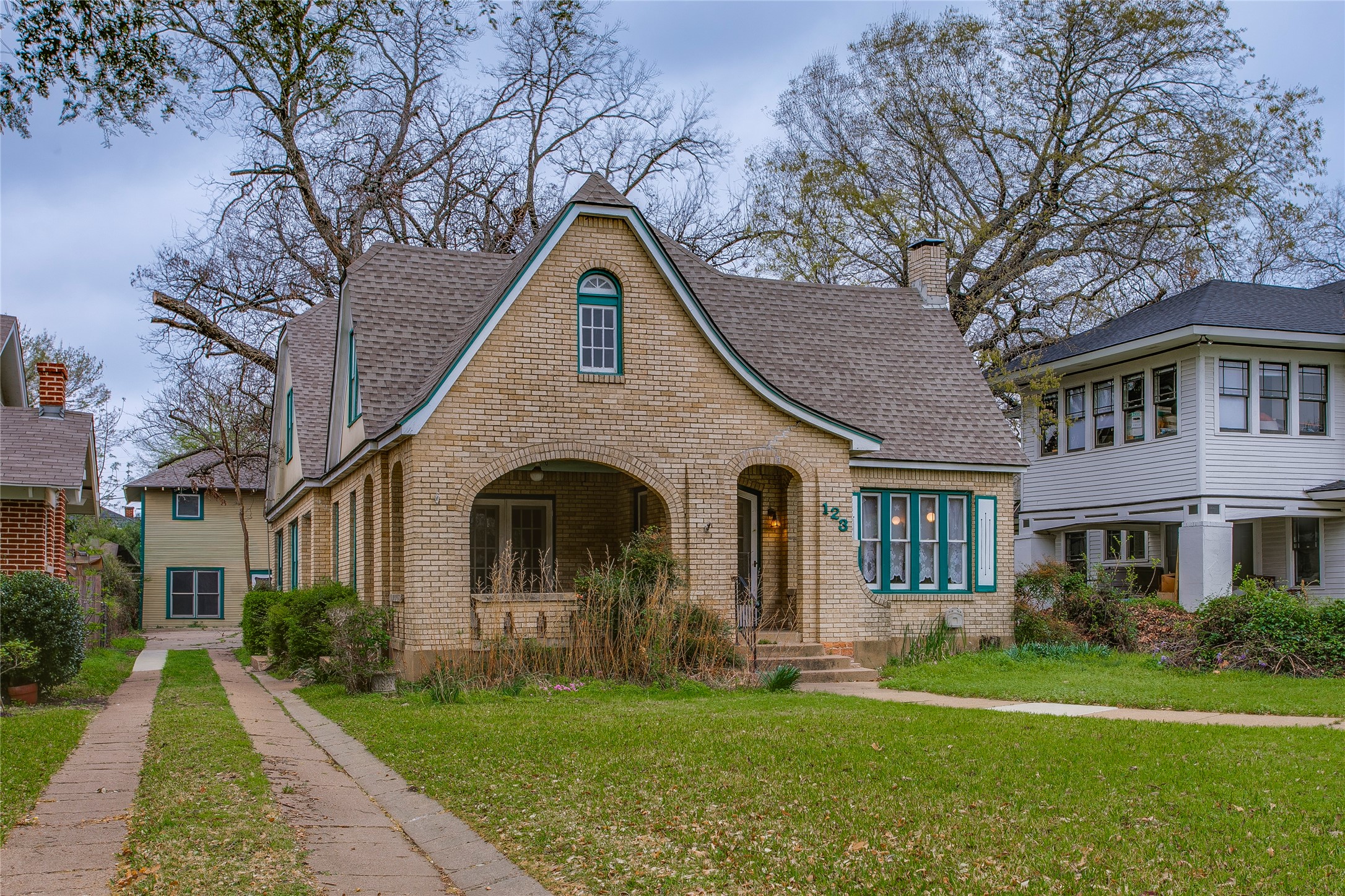 123 N Rosemont Avenue Dallas TX 75208