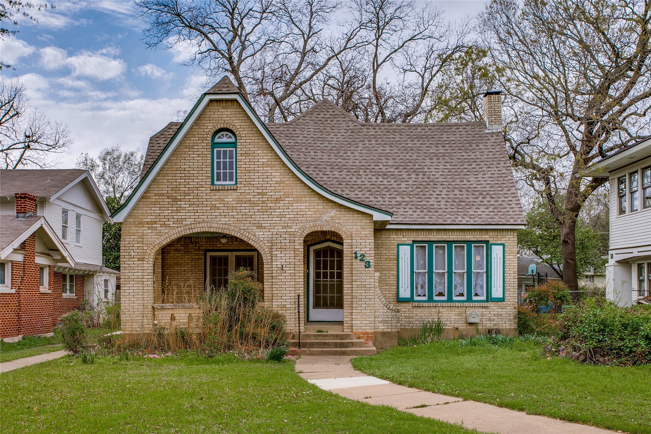 123 N Rosemont Avenue Dallas TX 75208