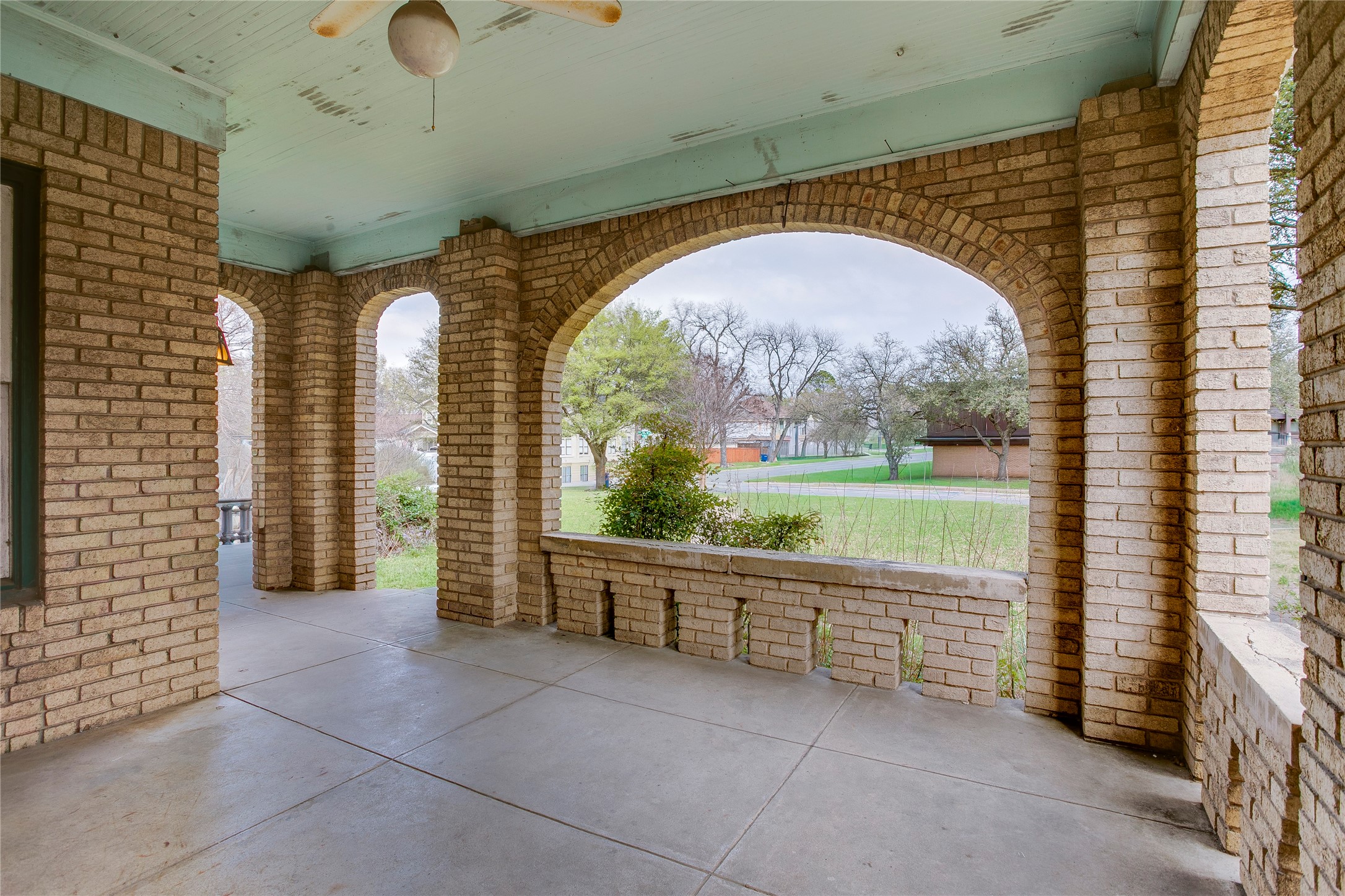123 N Rosemont Avenue Dallas TX 75208