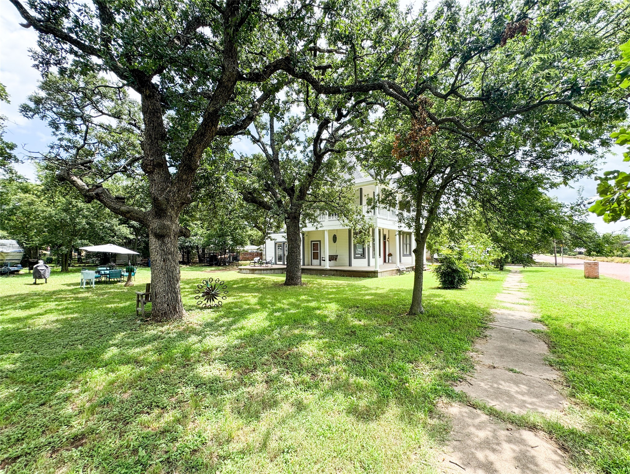 711 W 6th Street Cisco TX 76437