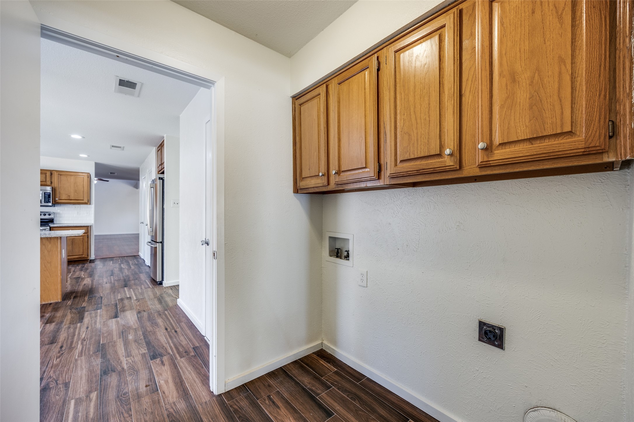 3255 Whispering Oak Farmers Branch TX 75234