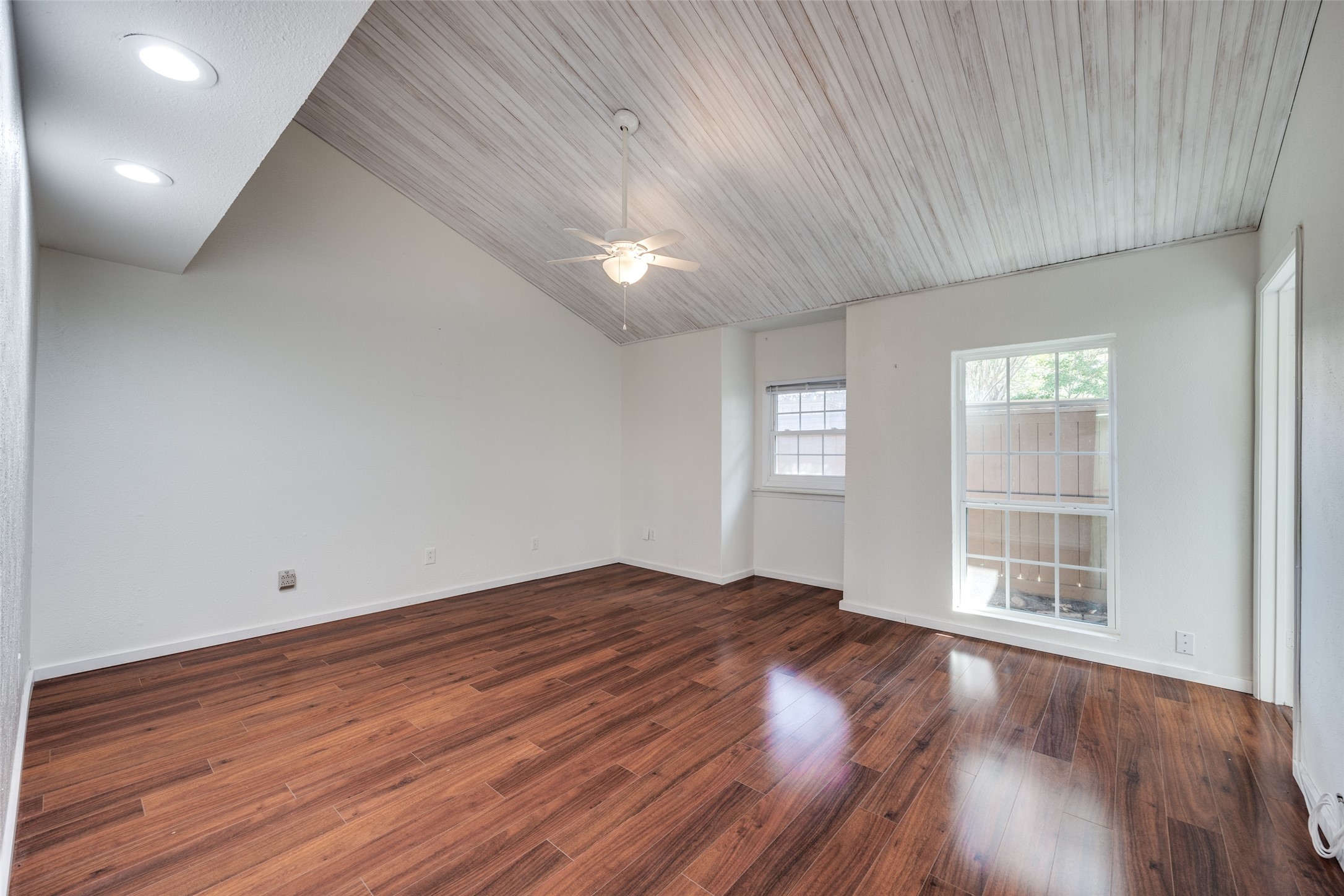 3255 Whispering Oak Farmers Branch TX 75234