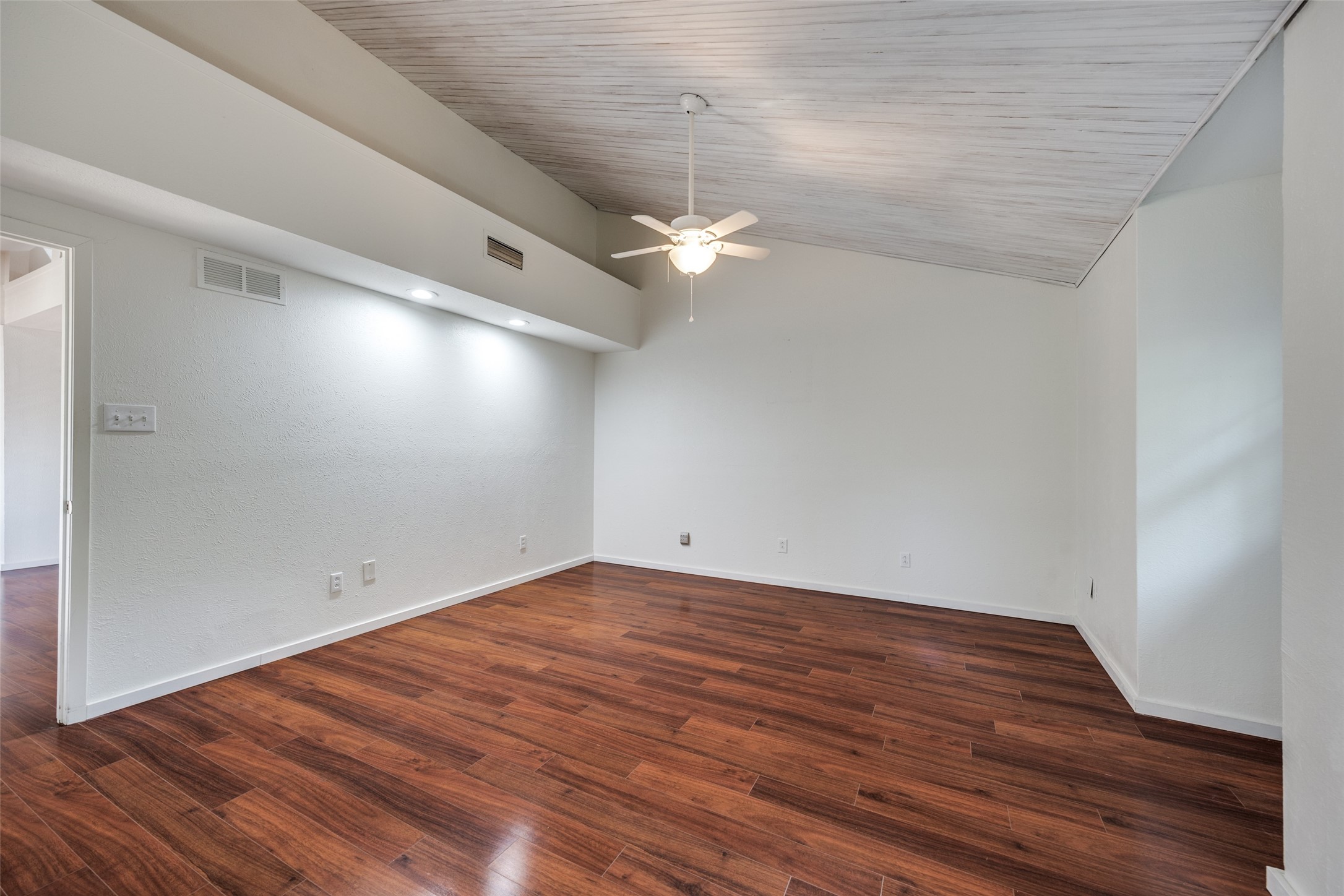 3255 Whispering Oak Farmers Branch TX 75234