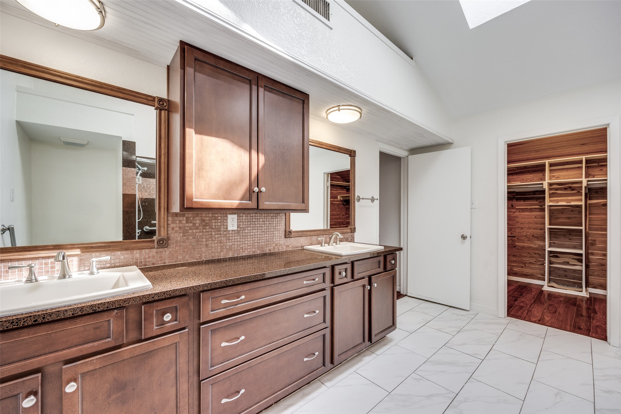 3255 Whispering Oak Farmers Branch TX 75234