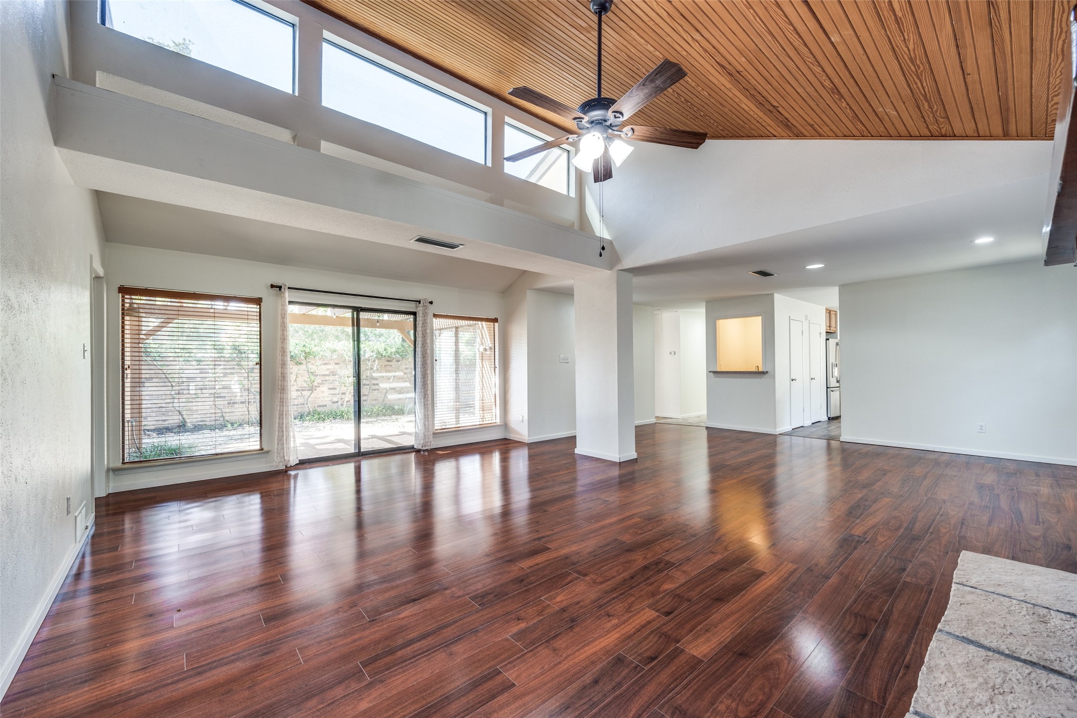 3255 Whispering Oak Farmers Branch TX 75234