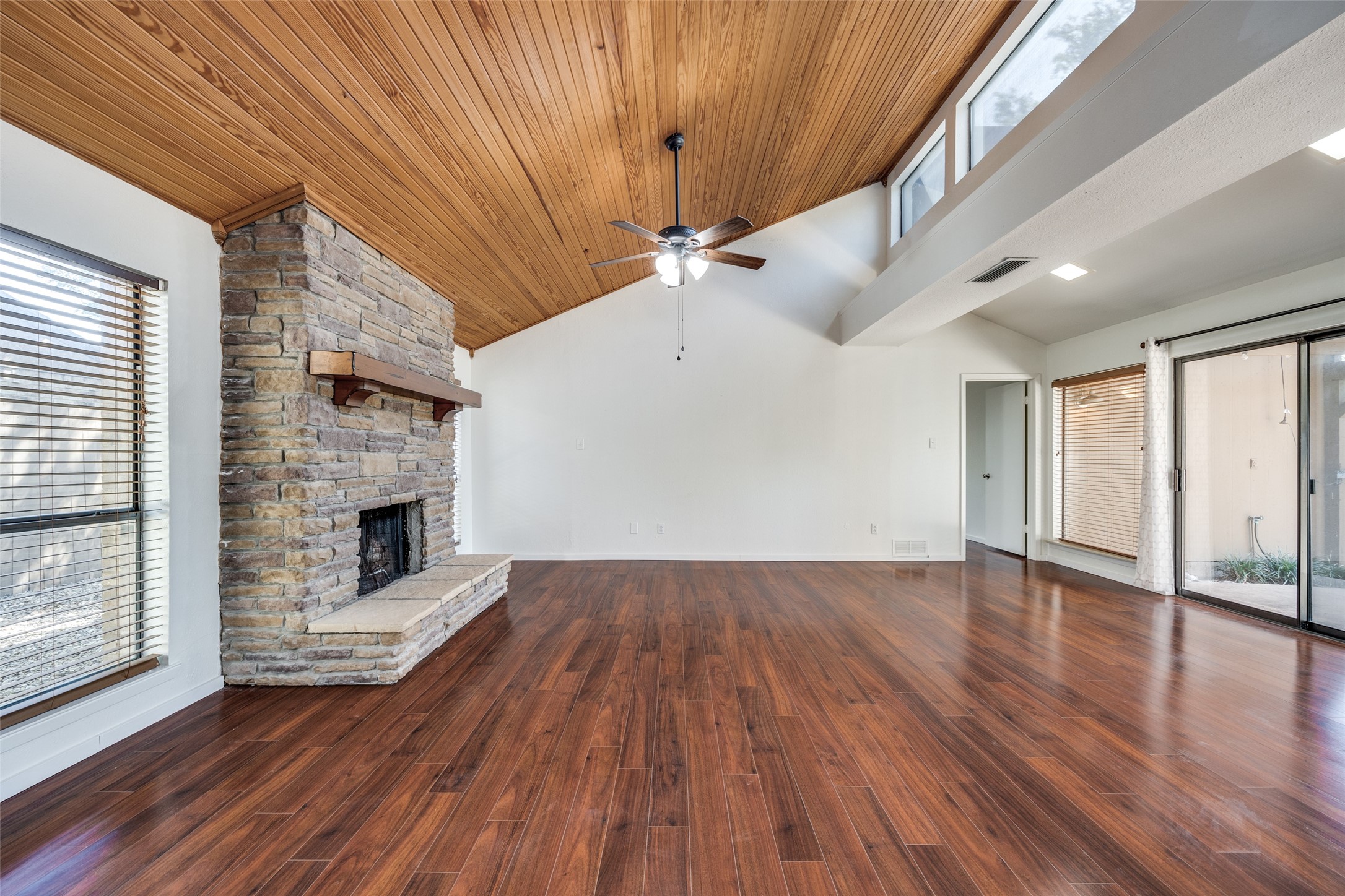 3255 Whispering Oak Farmers Branch TX 75234