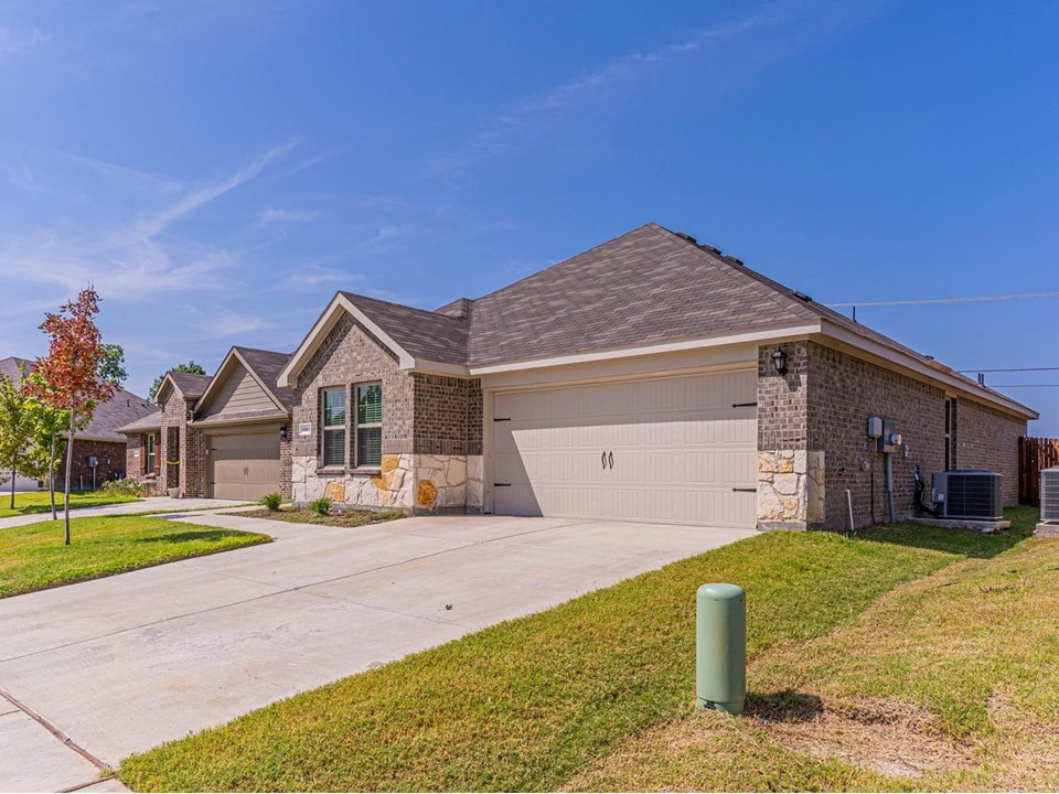 3307 Knoll Drive Ennis TX 75119