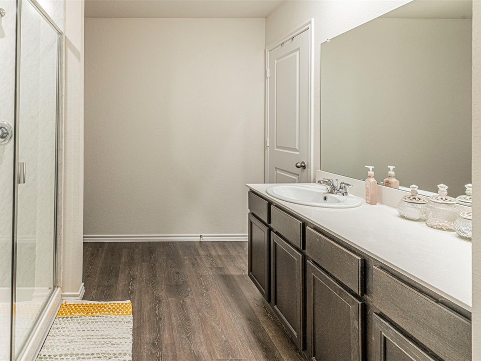3307 Knoll Drive Ennis TX 75119