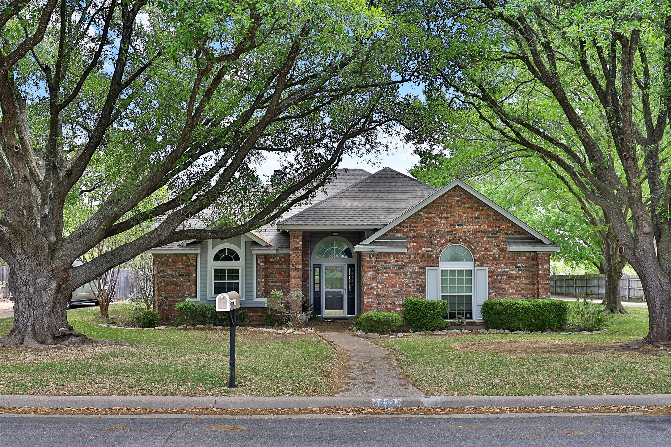 613 Regina Drive Hewitt TX 76643