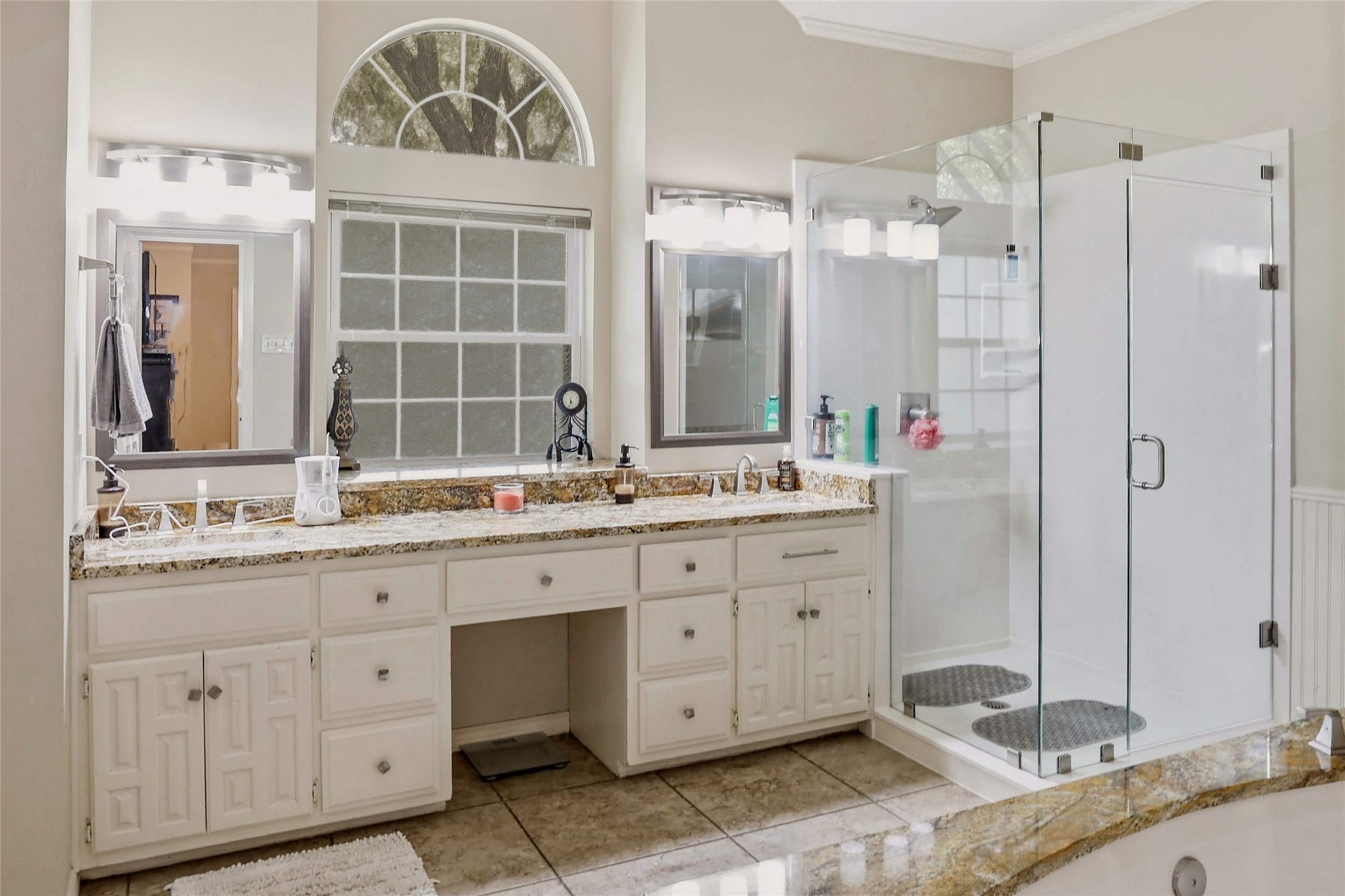 613 Regina Drive Hewitt TX 76643
