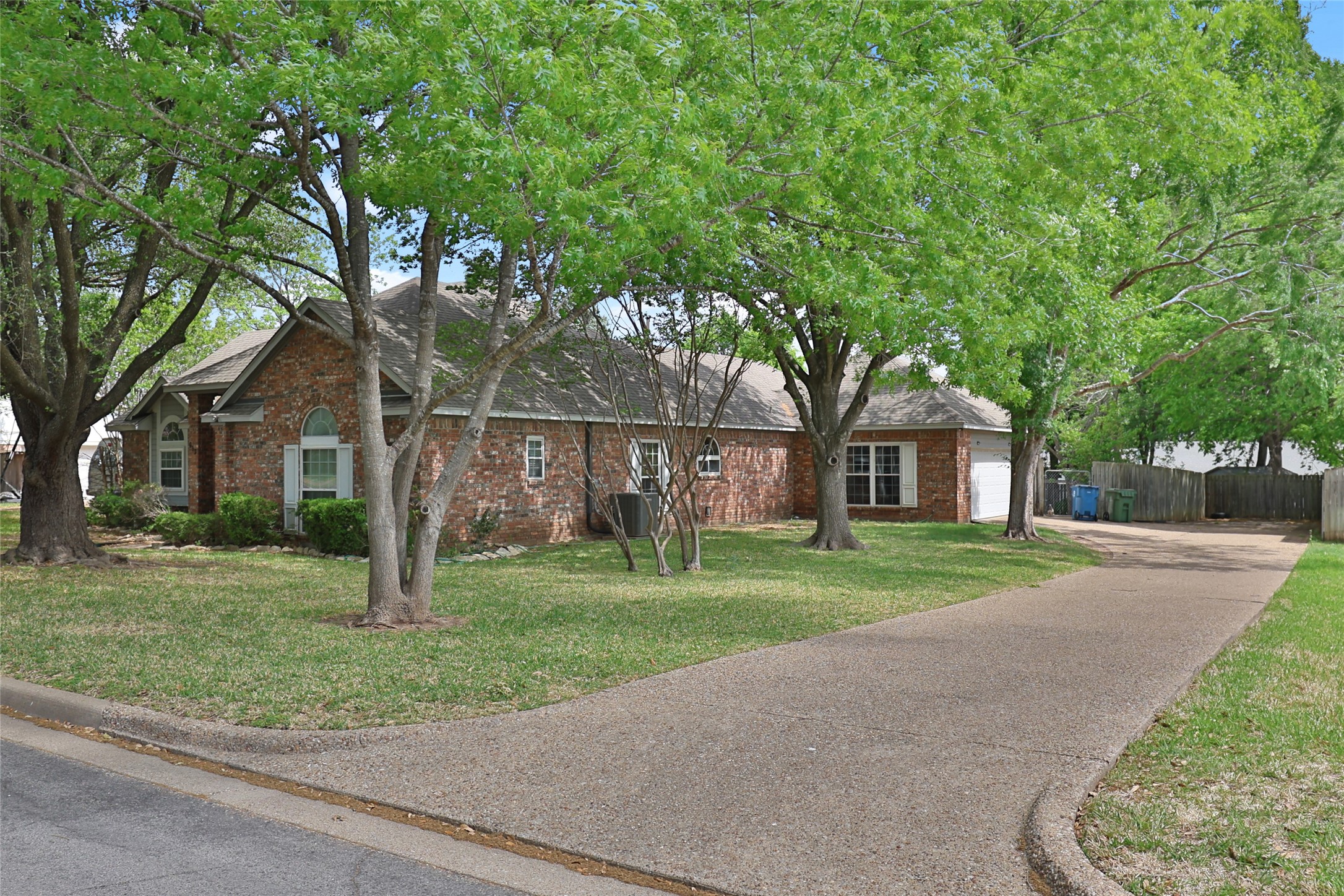 613 Regina Drive Hewitt TX 76643