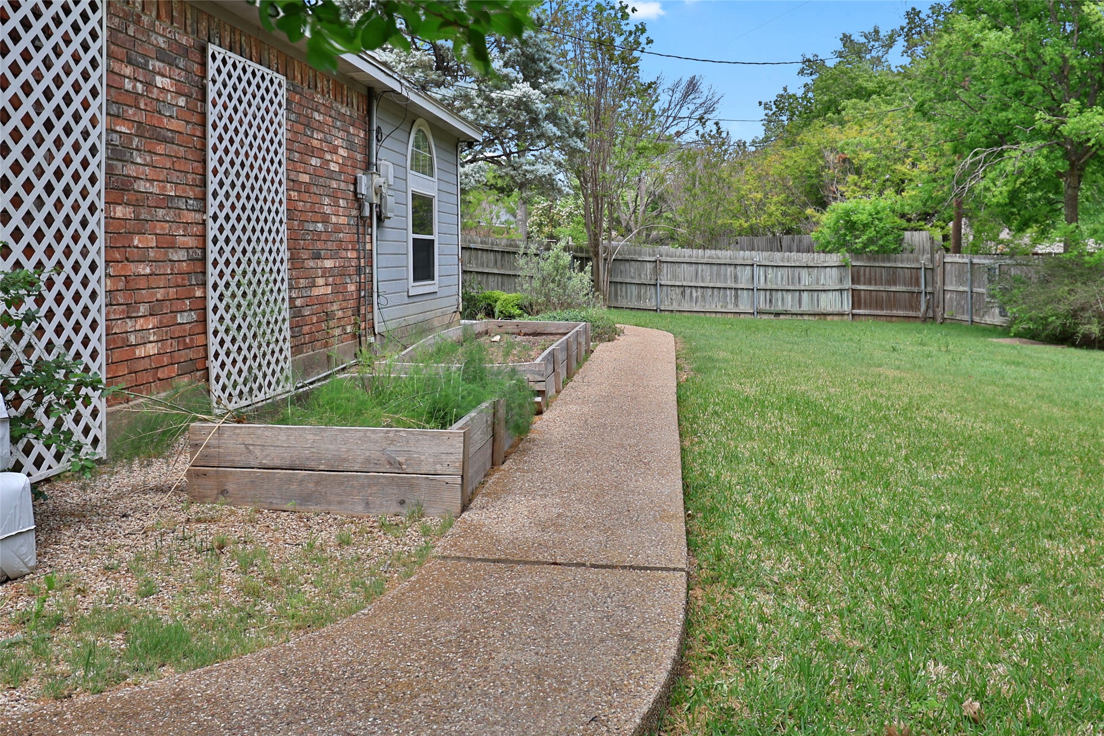 613 Regina Drive Hewitt TX 76643