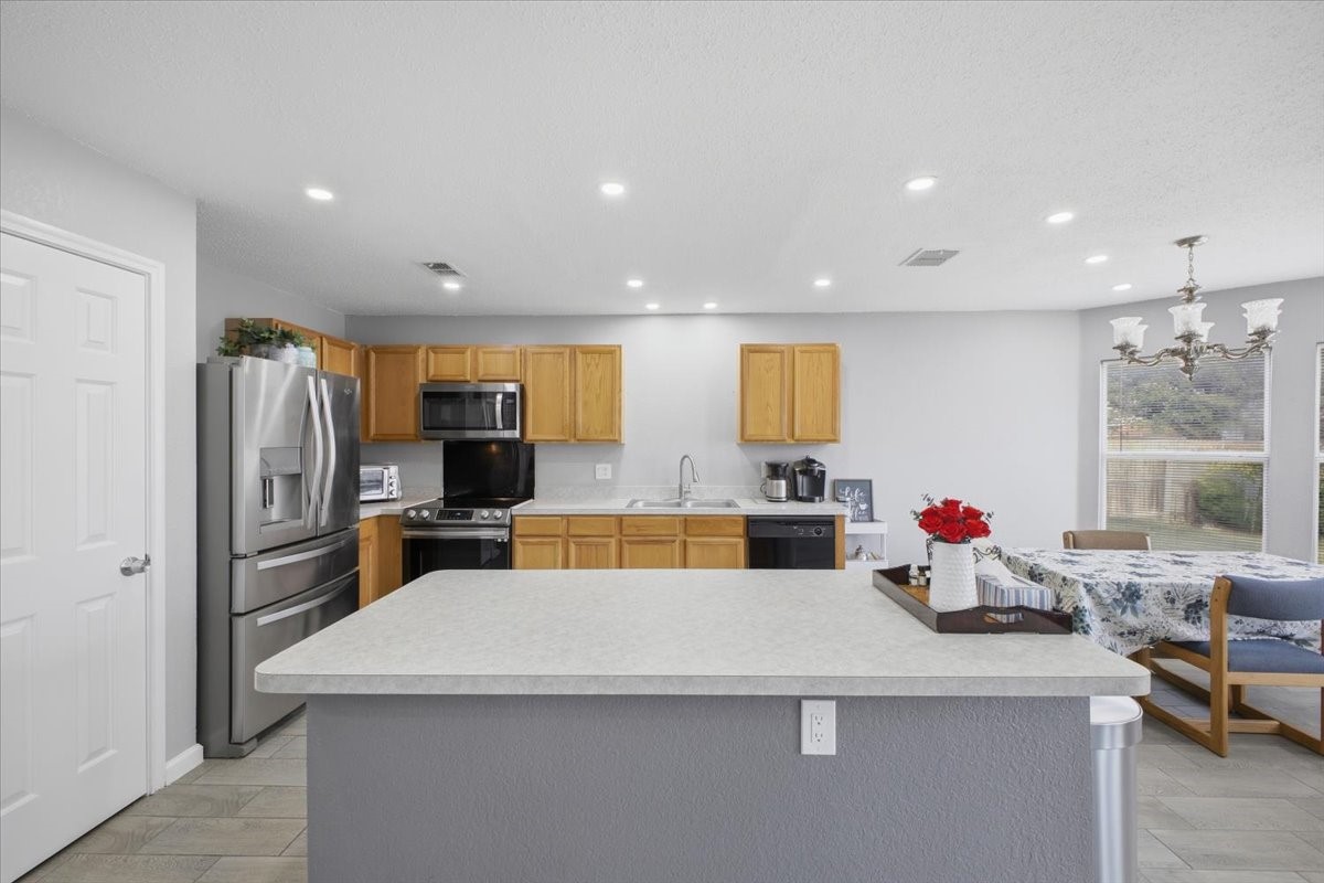 2208 Bantry Lane Arlington TX 76002