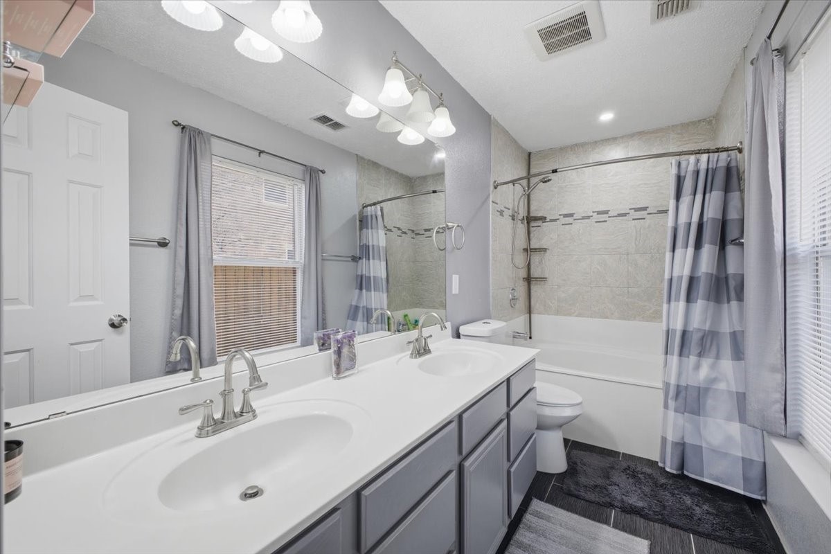 2208 Bantry Lane Arlington TX 76002