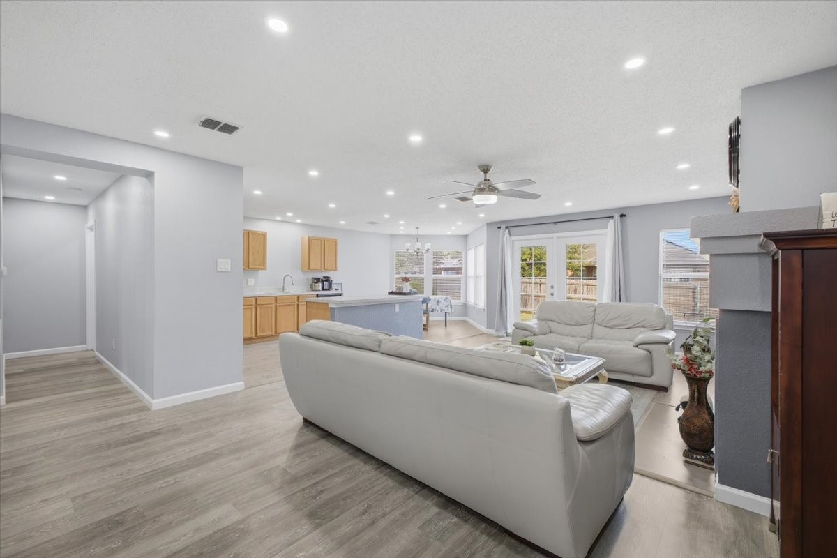 2208 Bantry Lane Arlington TX 76002