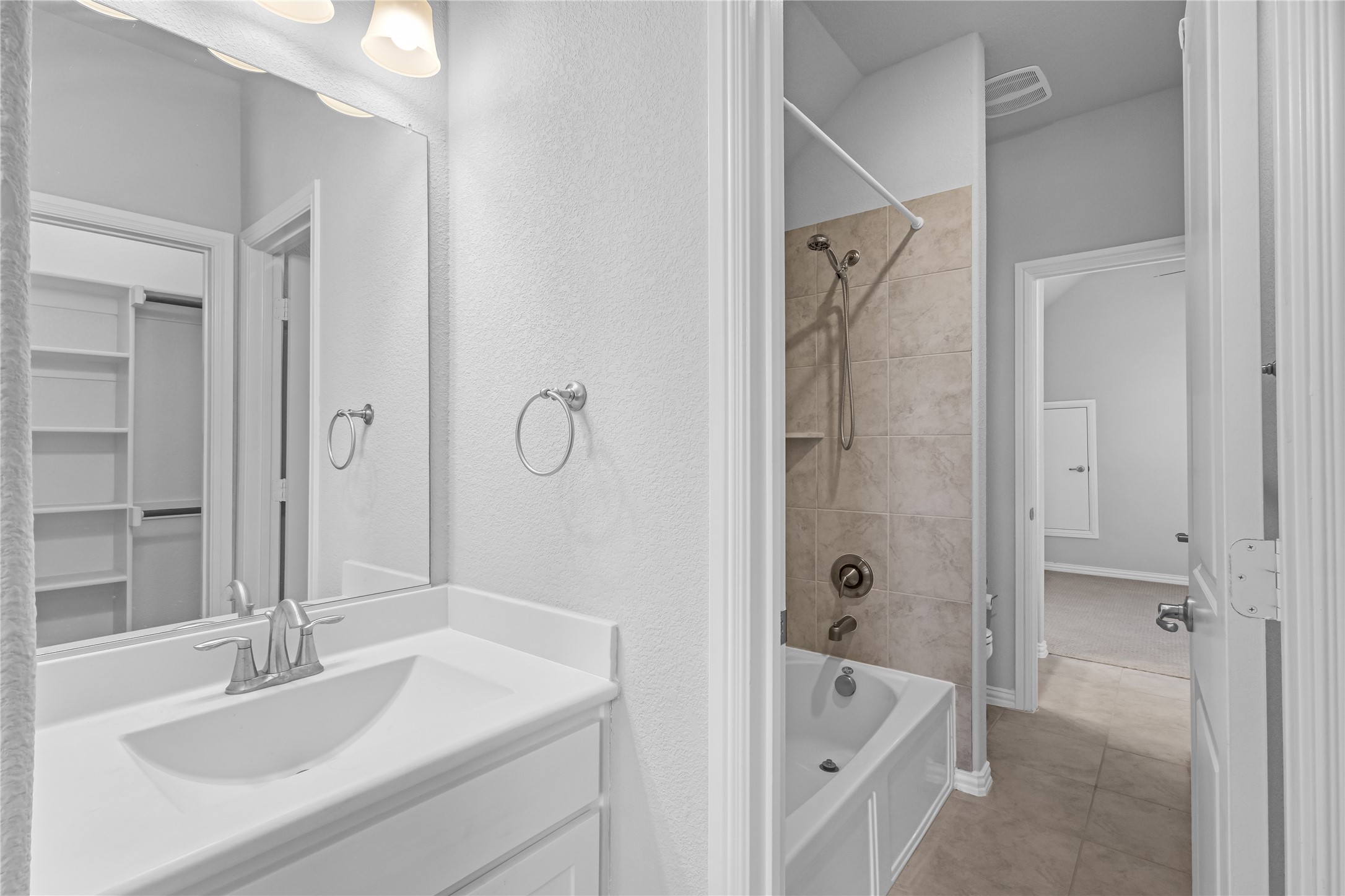 17652 Pinyon Lane Dallas TX 75252