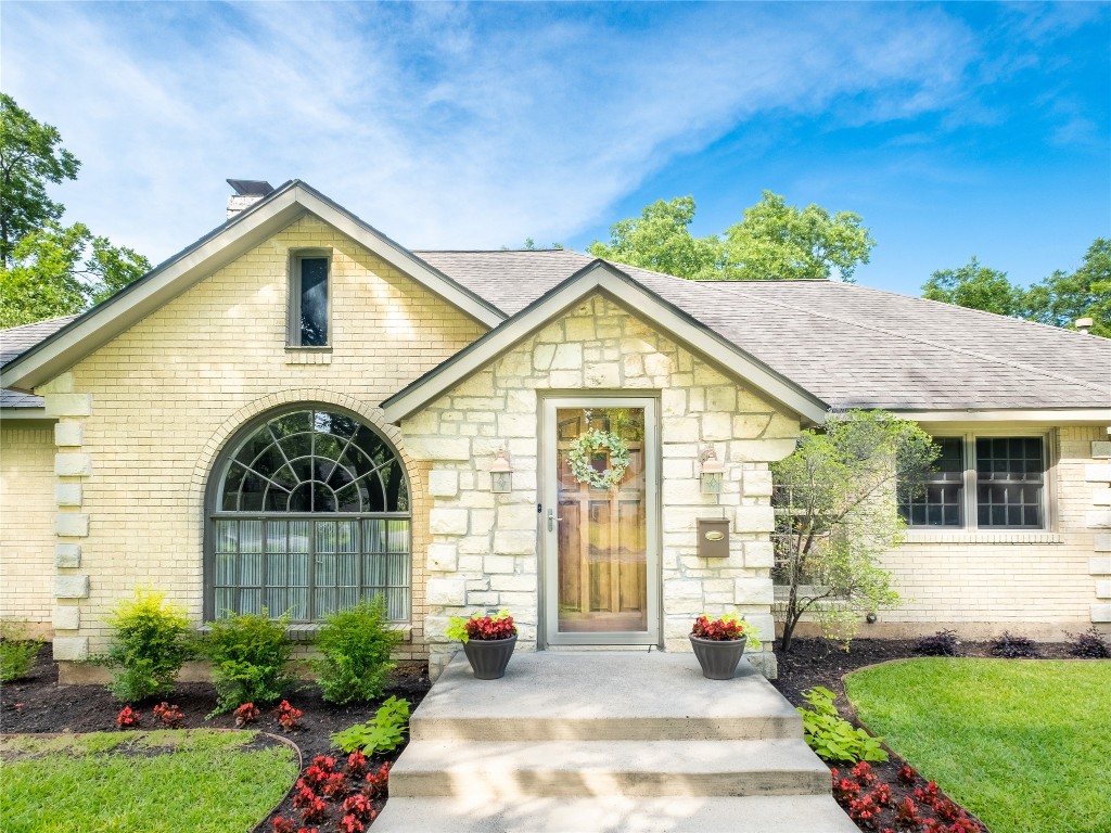 1419 Verano Drive Dallas TX 75218
