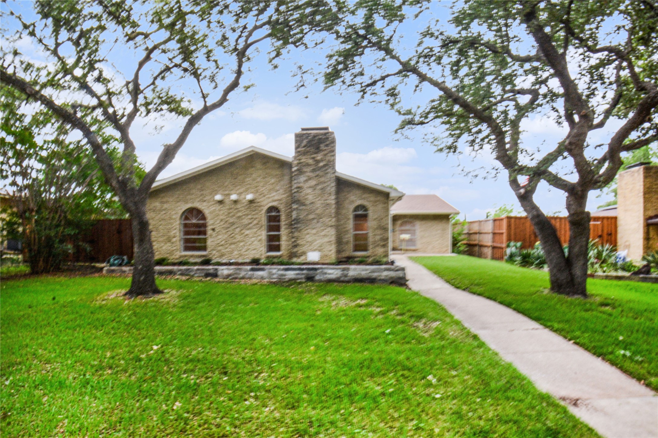 2905 Arcadia Lane Carrollton TX 75007