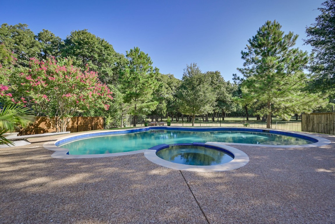 2305 Blanco Court Arlington TX 76001