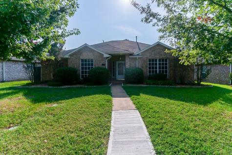 1028 Essex Drive Cedar Hill TX 75104