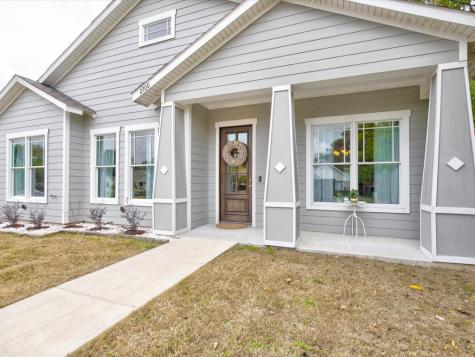 2700 Gladstone Drive Dallas TX 75211