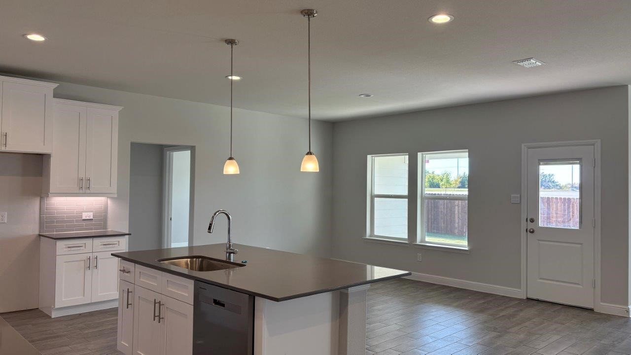 4206 Cornerstone Circle Granbury TX 76048