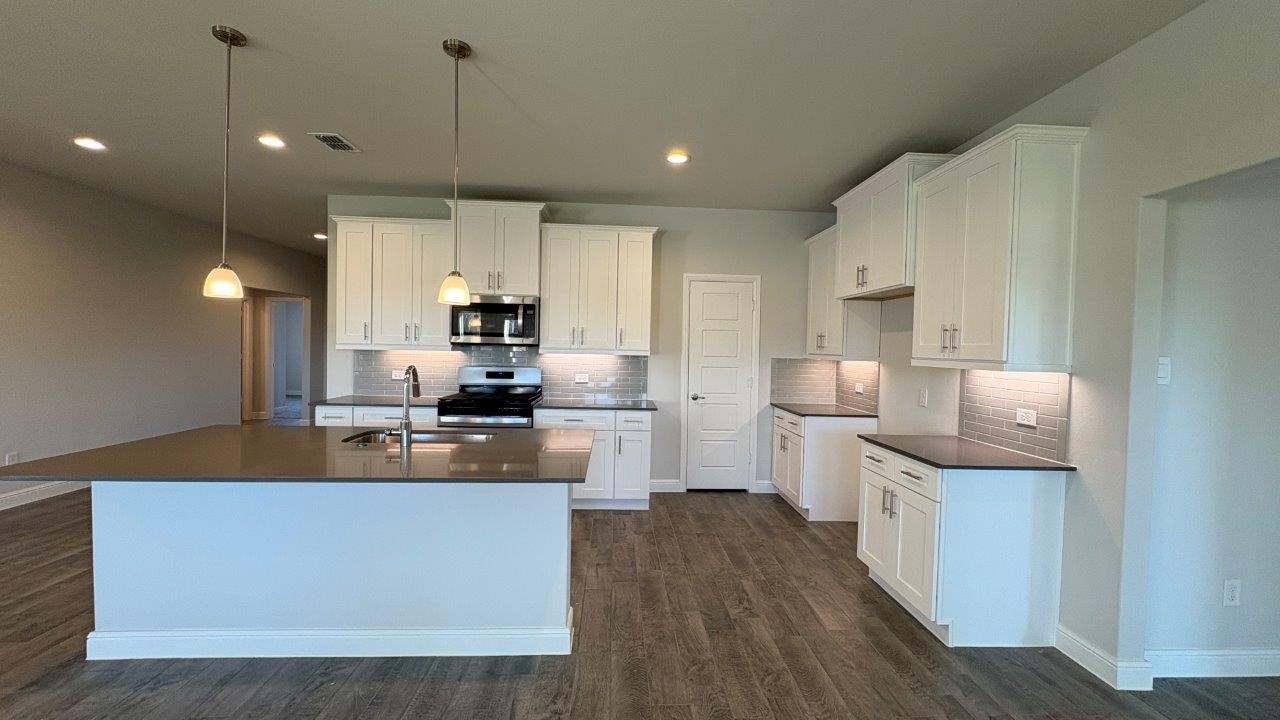 4206 Cornerstone Circle Granbury TX 76048