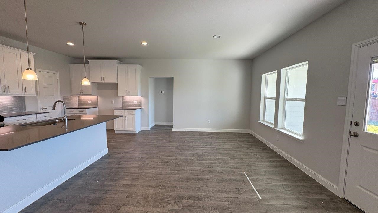 4206 Cornerstone Circle Granbury TX 76048
