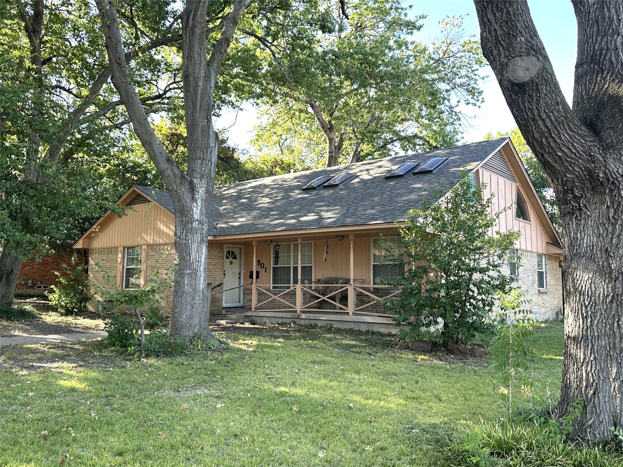 901 Saturn Springs Drive Garland TX 75041