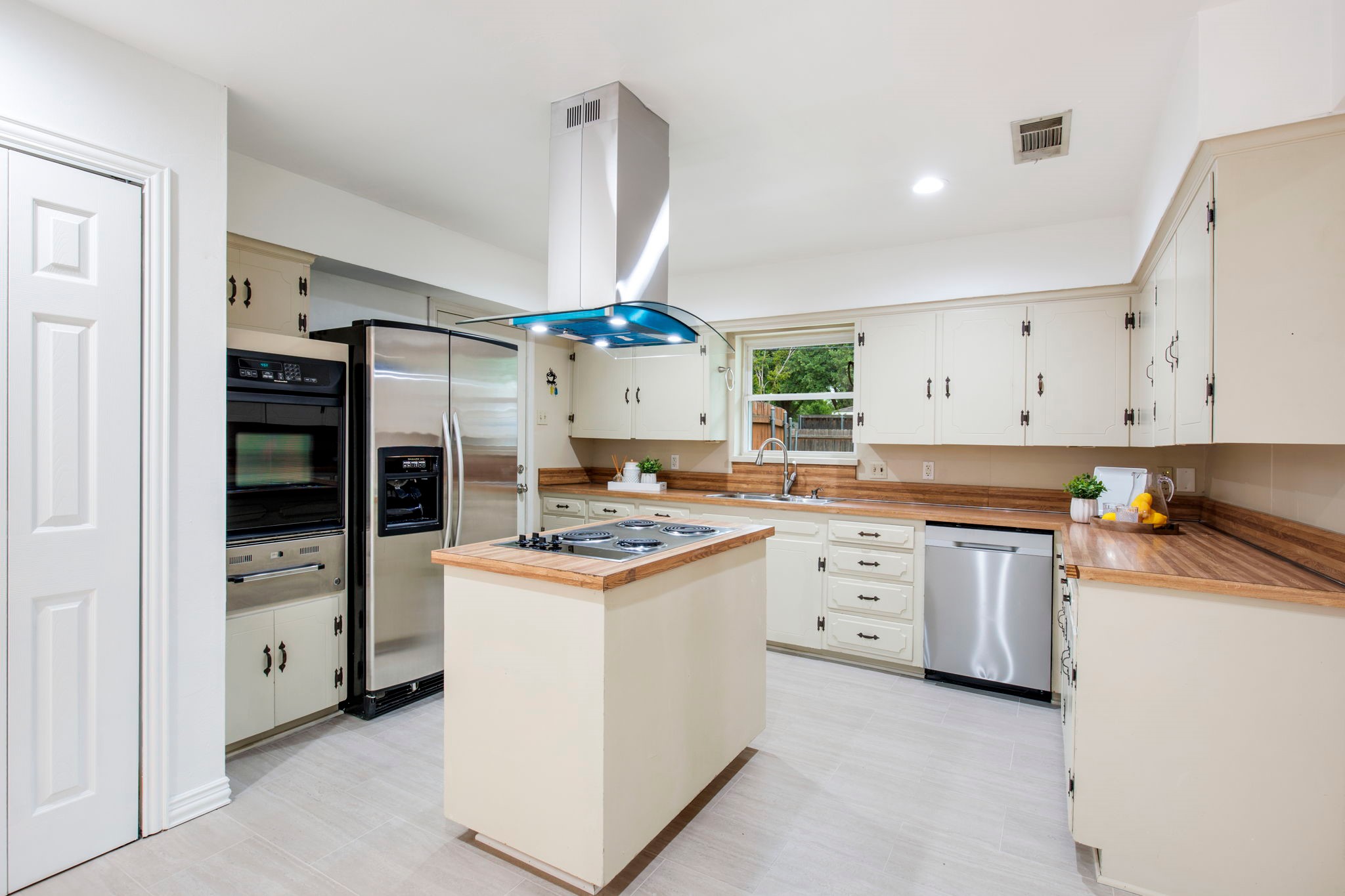3001 Lavita Lane Farmers Branch TX 75234